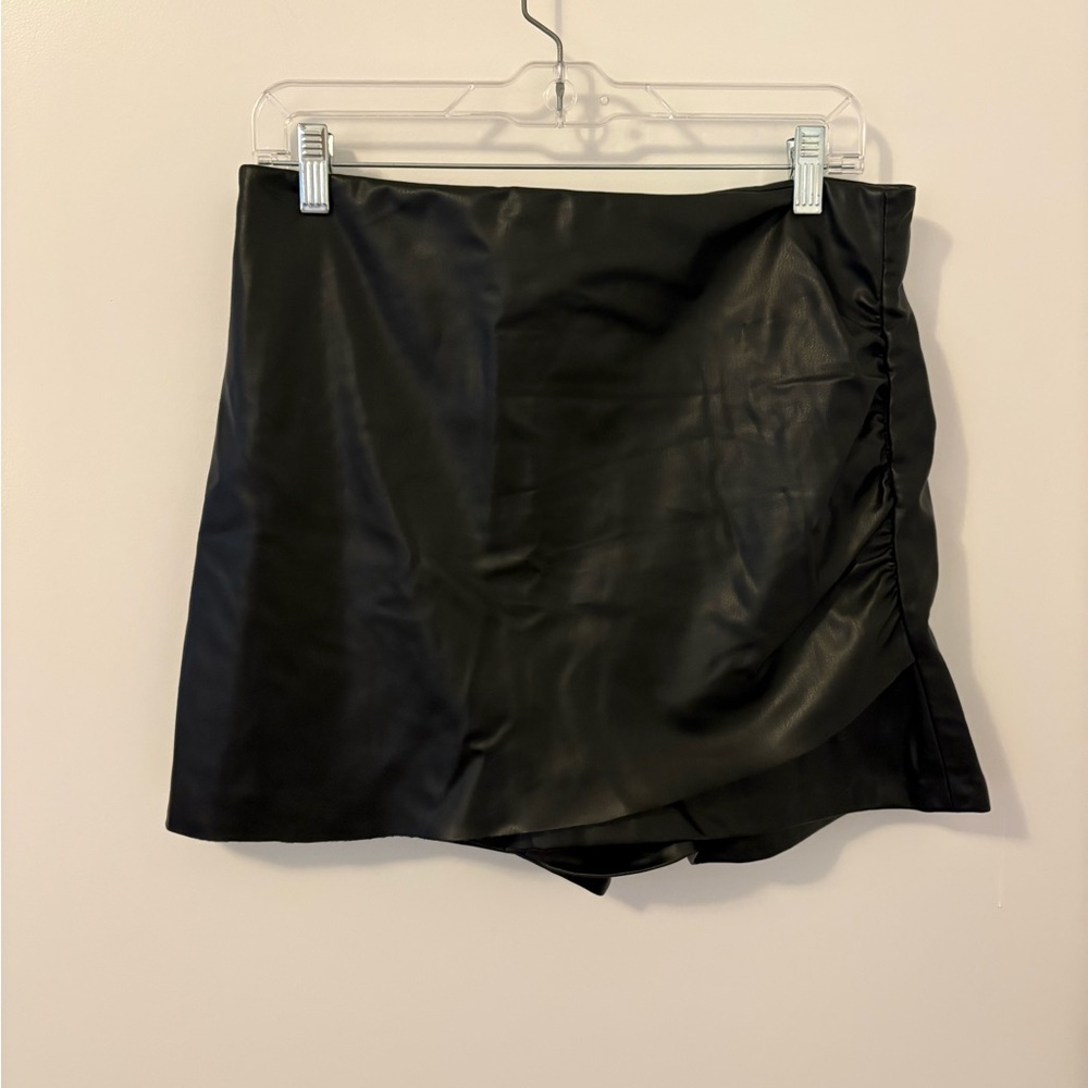 Zara Black Faux Leather Skort